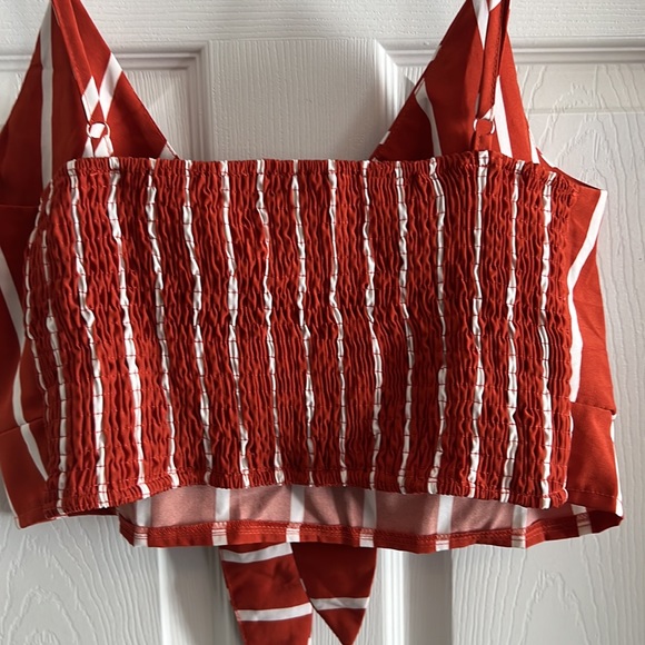 SHEIN Crop Top - Picture 6 of 8